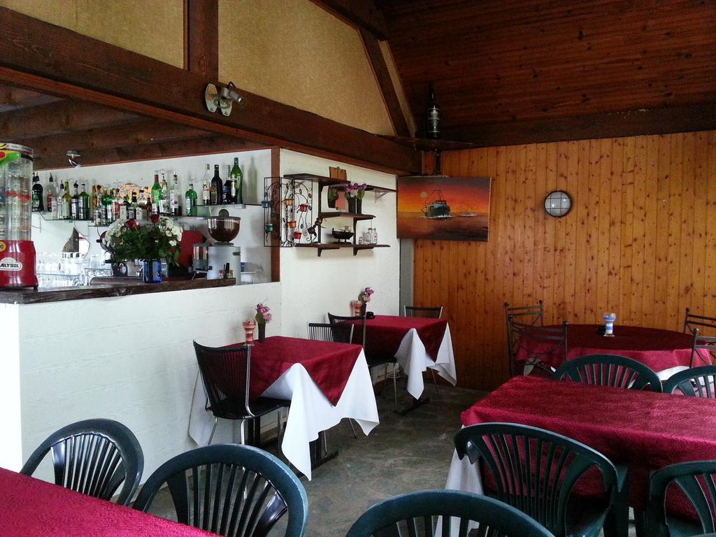 Camping De Flechat Hotell Orcival Eksteriør bilde