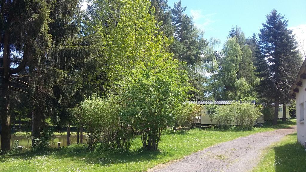 Camping De Flechat Hotell Orcival Eksteriør bilde