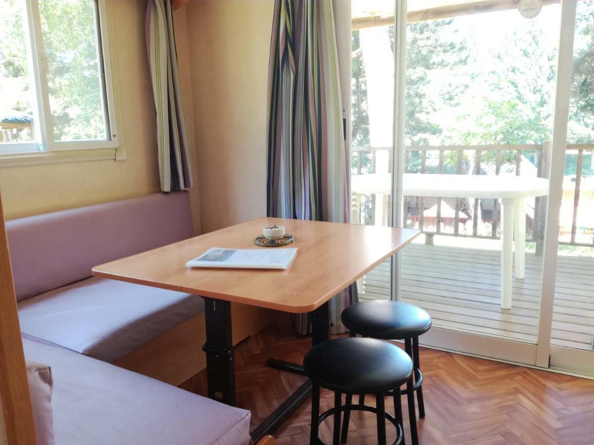 Camping De Flechat Hotell Orcival Eksteriør bilde